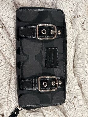 Coach Zoe Classic Black Signature Canvas Clutch Wallet